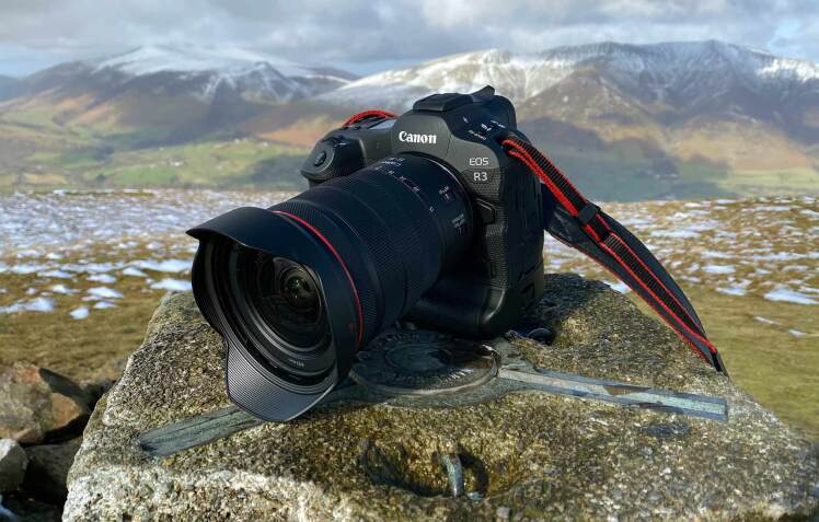 Canon EOS R3 – مقایسه عملکرد فوکوس خودکار در عکاسی ورزشی با دوربین‌های رقیب (سونی و نیکون)