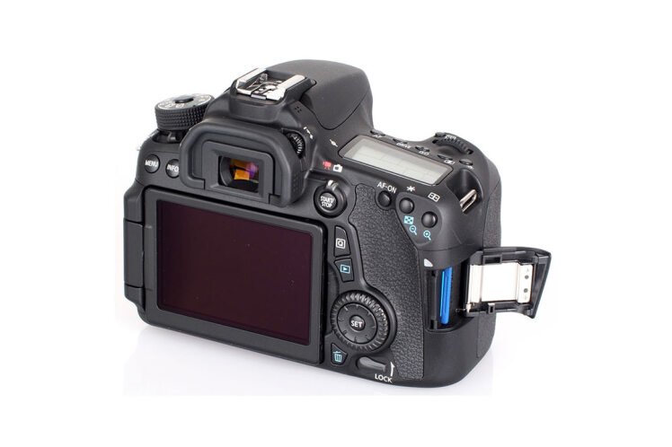 تعمیر جای رم دوربین کانن RP/R7/R8